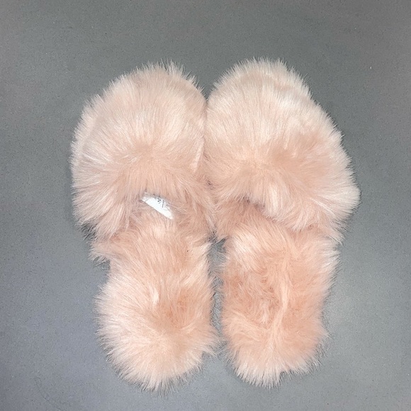 RH Teen “Kashmir Faux Fur slides” - Picture 4 of 6